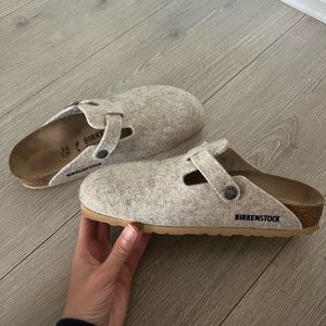 Birkenstock Boston Clogs | Wool Felt Eggshell Color